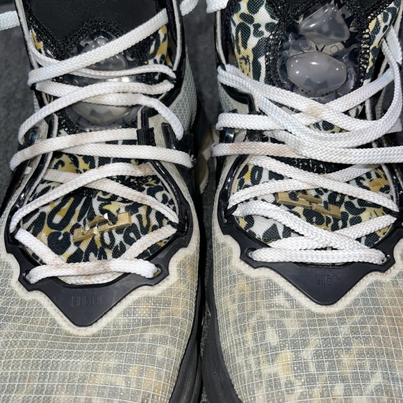 Nike Lebron basketball shoes - Picture 3 of 10